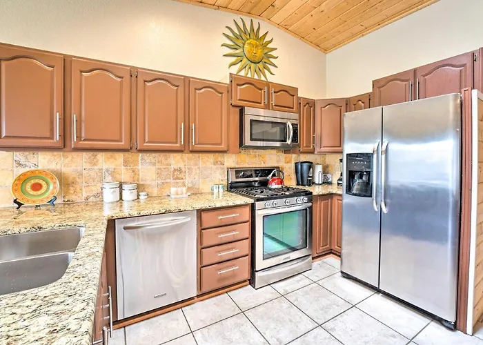 Havasu Home: Heated Pool & Golf Course Views Lake Havasu City