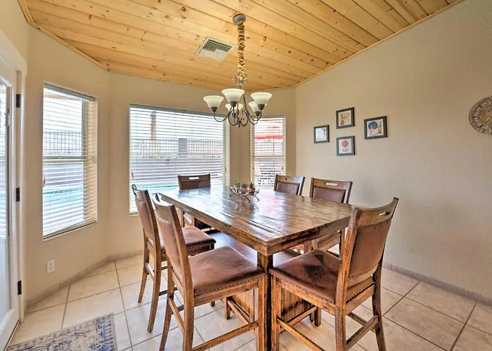 Havasu Home: Heated Pool & Golf Course Views