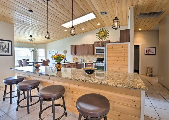 Vakantiehuis Havasu Home: Heated Pool & Golf Course Views *