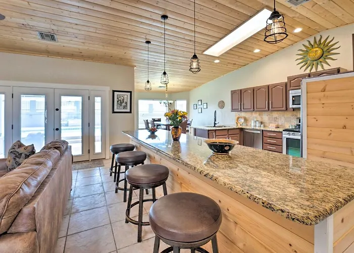 Havasu Home: Heated Pool & Golf Course Views * Lake Havasu City