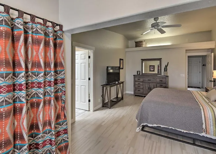 Havasu Home: Heated Pool & Golf Course Views Vakantiehuis