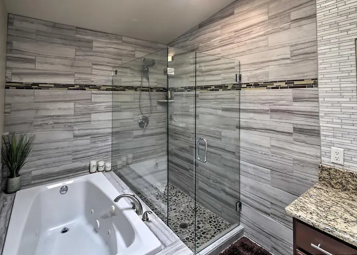 Havasu Home: Heated Pool & Golf Course Views Vakantiehuis Lake Havasu City