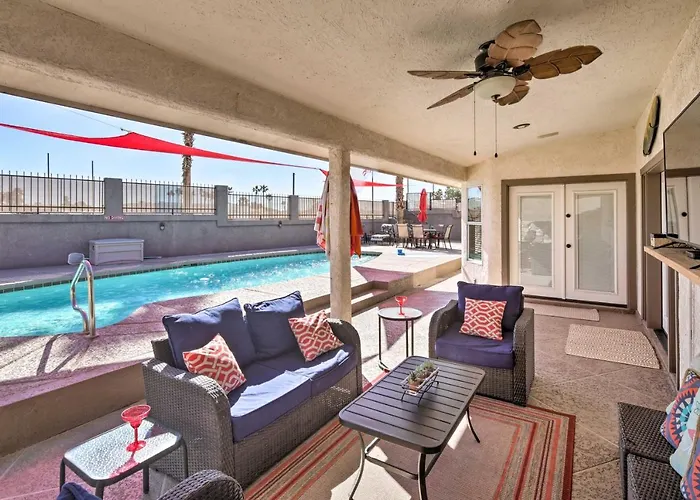 Havasu Home: Heated Pool & Golf Course Views Vakantiehuis