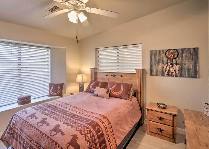 Holiday home Havasu Home: Heated Pool & Golf Course Views *